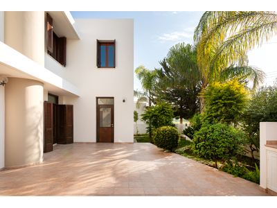 5 Bedroom Detached House For Rent in Agios Dometios