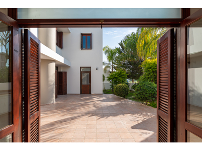 5 Bedroom Detached House For Rent in Agios Dometios