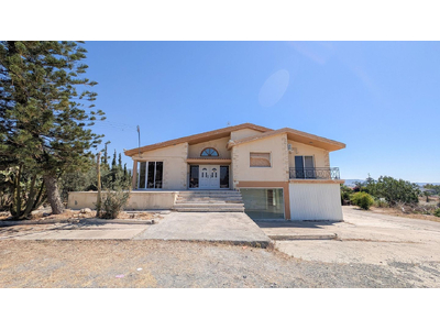 Three-Bedroom House in Parekklisia, Limassol