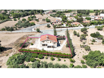 Three-Bedroom House in Parekklisia, Limassol