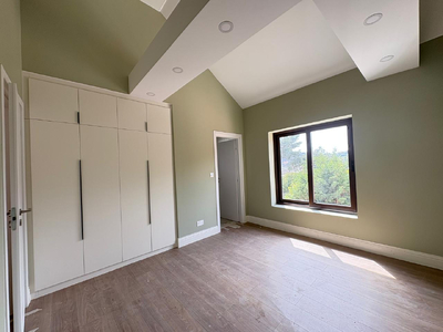 4 Bedroom House with Swimming Pool for Sale in Souni