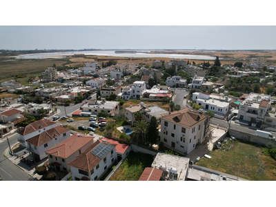 2plus1-bedroom Penthouse in Kamares with Jacuzzi for Sale in Larnaca