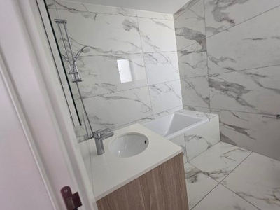 3-bedroom Top Floor Apartment for Sale in Strovolos