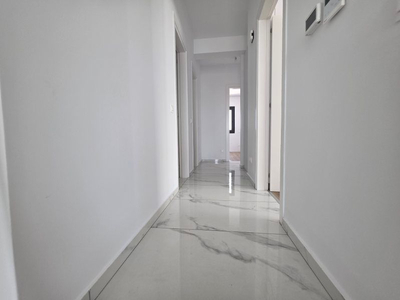 3-bedroom Top Floor Apartment for Sale in Strovolos