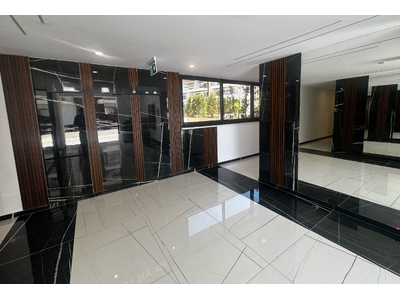 3-bedroom Apartment near Mackenzie Beach