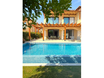 3-bedroom Superior Villa with Pool in Kouklia for Sale