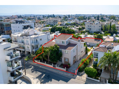House with a pool in Lakatamia, Nicosia