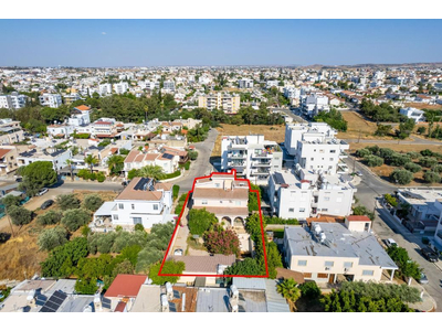 House with a pool in Lakatamia, Nicosia