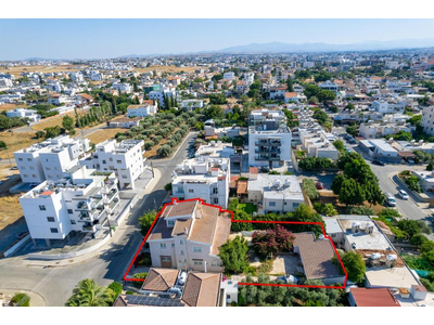 House with a pool in Lakatamia, Nicosia