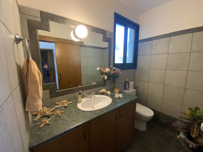 4 Bedroom Detached House for Sale in Livadia