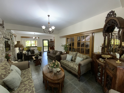 4 Bedroom Detached House for Sale in Livadia
