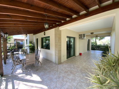 4 Bedroom Detached House for Sale in Livadia