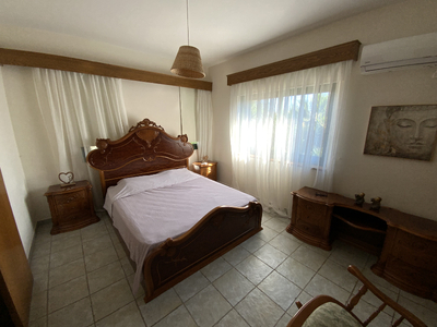 4 Bedroom Detached House for Sale in Livadia