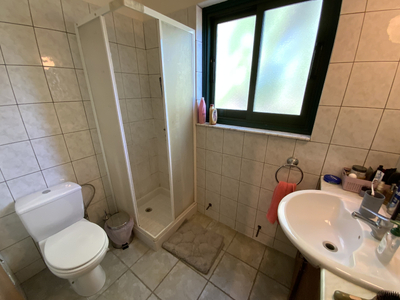 4 Bedroom Detached House for Sale in Livadia