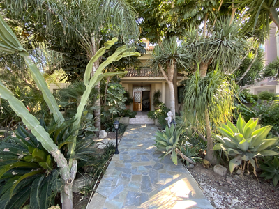 4 Bedroom Detached House for Sale in Livadia