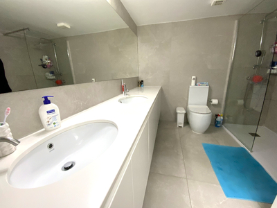 3 Bedroom Top Floor Apartment for Sale in Town Center
