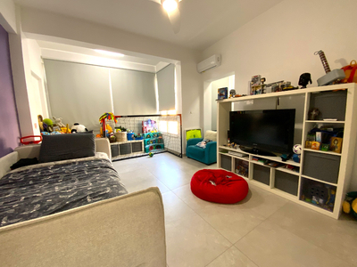 3 Bedroom Top Floor Apartment for Sale in Town Center