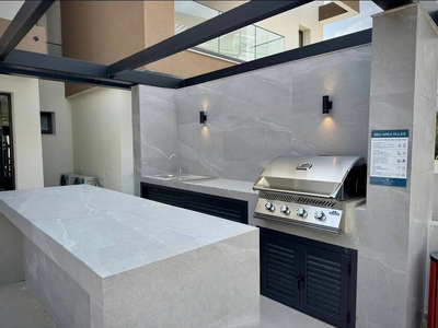 2-bedroom Apartment with Communal Pool in Livadia for Sale