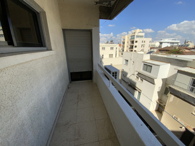 3-bedroom Apartment for Sale in Town Centre