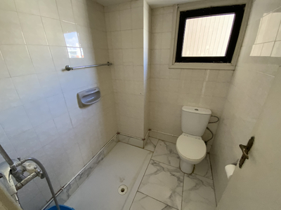 3-bedroom Apartment for Sale in Town Centre