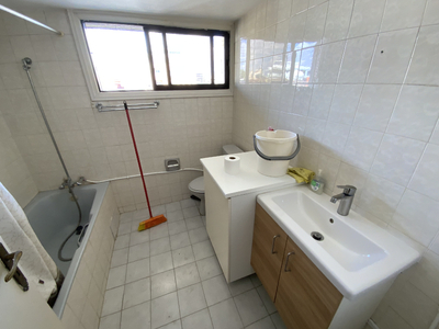 3-bedroom Apartment for Sale in Town Centre