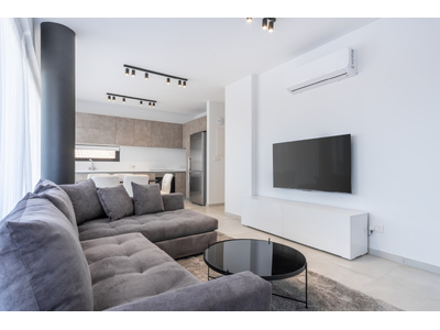 2-bedroom Apartment in Town Centre for Rent