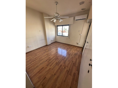 3-bedroom Apartment for Sale in Town Centre