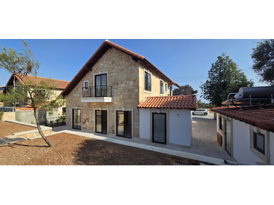 4 Bedroom House with Swimming Pool for Rent in Souni