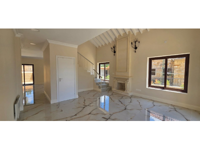 4 Bedroom House with Swimming Pool for Rent in Souni