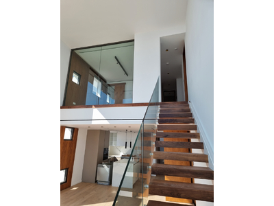 3-Bedroom Ready to Move-in Duplex Top-floor in Town Center