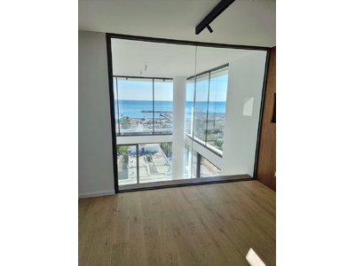 3-Bedroom Ready to Move-in Duplex Top-floor in Town Center